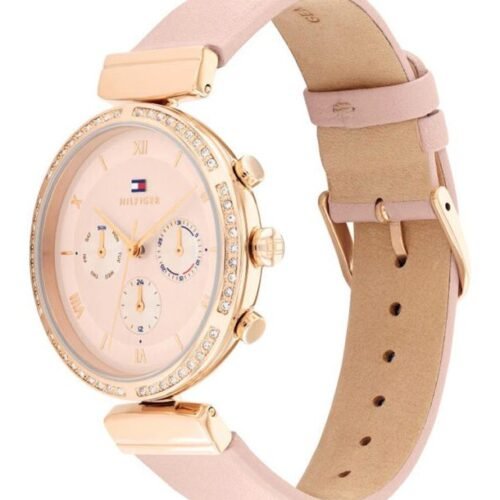 Montre Femme TOMMY HILFIGER – Chic et authentique – Originale Idée Cadeau pour toutes les occasions à Casablanca, Rabat et partout au Maroc – Montre Suisse Montre Femme TOMMY HILFIGER – Chic et authentique Originale au Maroc | Livraison à Casablanca, Rabat, Fès – Montre Suisse