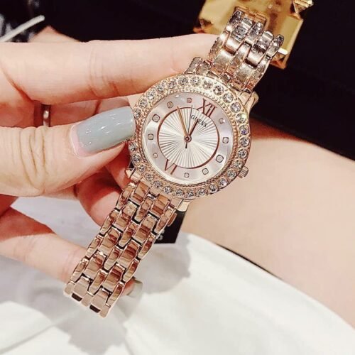 Montre Femme Guess – Finesse et précision – Originale Idée Cadeau pour toutes les occasions à Casablanca, Rabat et partout au Maroc – Montre Suisse Montre Femme Guess – Finesse et précision Originale au Maroc | Livraison à Casablanca, Rabat, Fès – Montre Suisse