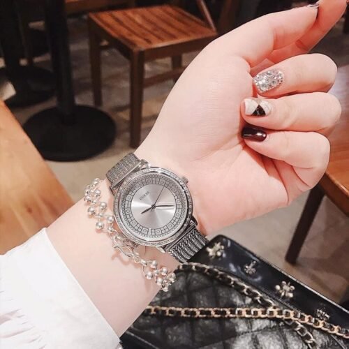 Montre Femme Guess – Accessoire féminin tendance – Originale Idée Cadeau pour toutes les occasions à Casablanca, Rabat et partout au Maroc – Montre Suisse Montre Femme Guess – Accessoire féminin tendance Originale au Maroc | Livraison à Casablanca, Rabat, Fès – Montre Suisse