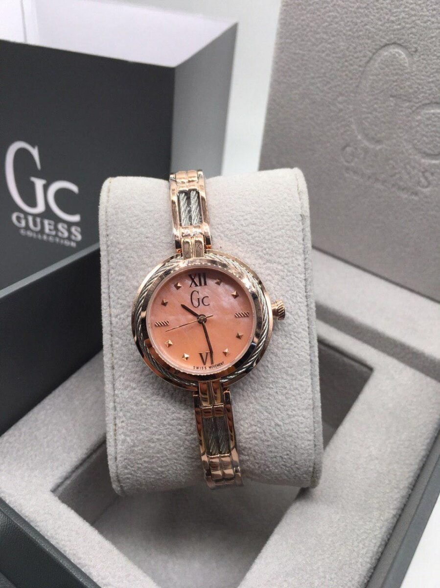 Montre Femme GUESS – caractère assumé – Originale Idée Cadeau pour toutes les occasions à Casablanca, Rabat et partout au Maroc – Montre Suisse Montre Femme GUESS – caractère assumé – Image 4