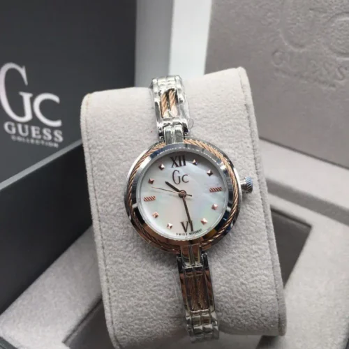 Montre Femme GUESS – caractère assumé – Originale Idée Cadeau pour toutes les occasions à Casablanca, Rabat et partout au Maroc – Montre Suisse Montre Femme GUESS – caractère assumé export, MONTRES, Montres en Solde, montres Guess ,Gc, Montres Guess & Gc Pour Femmes, Montres Pour Femmes, montres suisses authentiques au Maroc Originale au Maroc | Livraison à Casablanca, Rabat, Fès – Montresuisse.ma