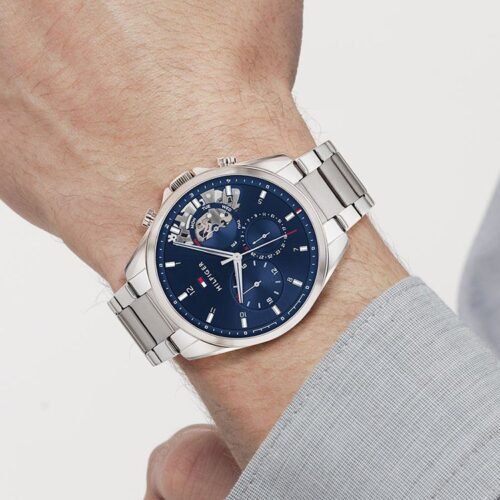 Montre Homme TOMMY HILFIGER – lumière douce – Originale Idée Cadeau pour toutes les occasions à Casablanca, Rabat et partout au Maroc – Montre Suisse Montre Homme TOMMY HILFIGER – lumière douce Originale au Maroc | Livraison à Casablanca, Rabat, Fès – Montre Suisse